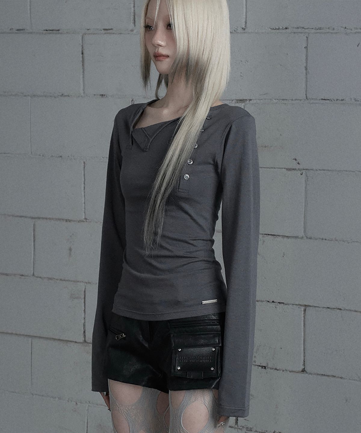 에트오소메(ETRE AU SOMMET) Two-Line Button Long Sleeve (Dark Gray)