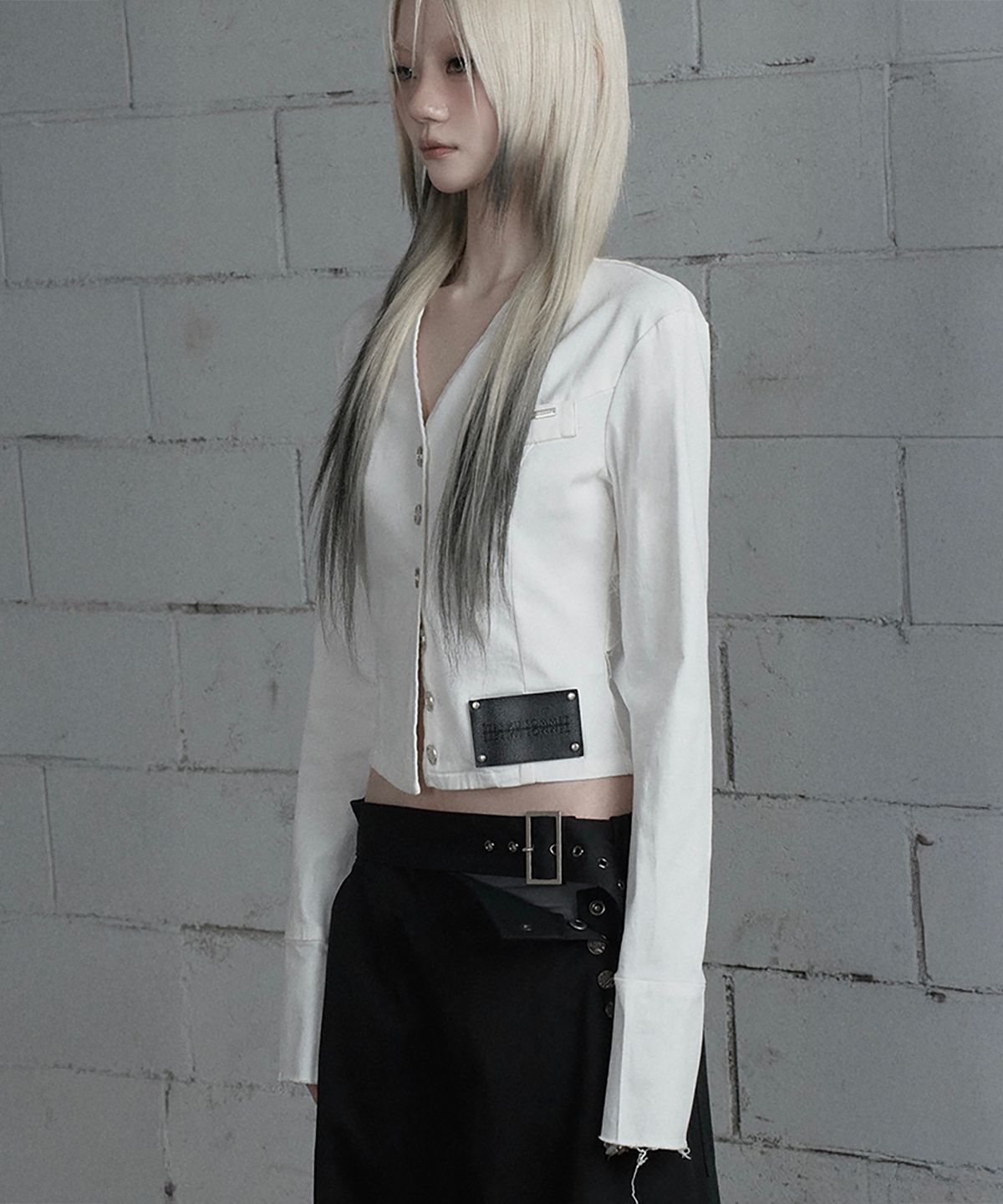 에트오소메(ETRE AU SOMMET) Back Diagonal Eyelet Collarless Crop Jacket (White)