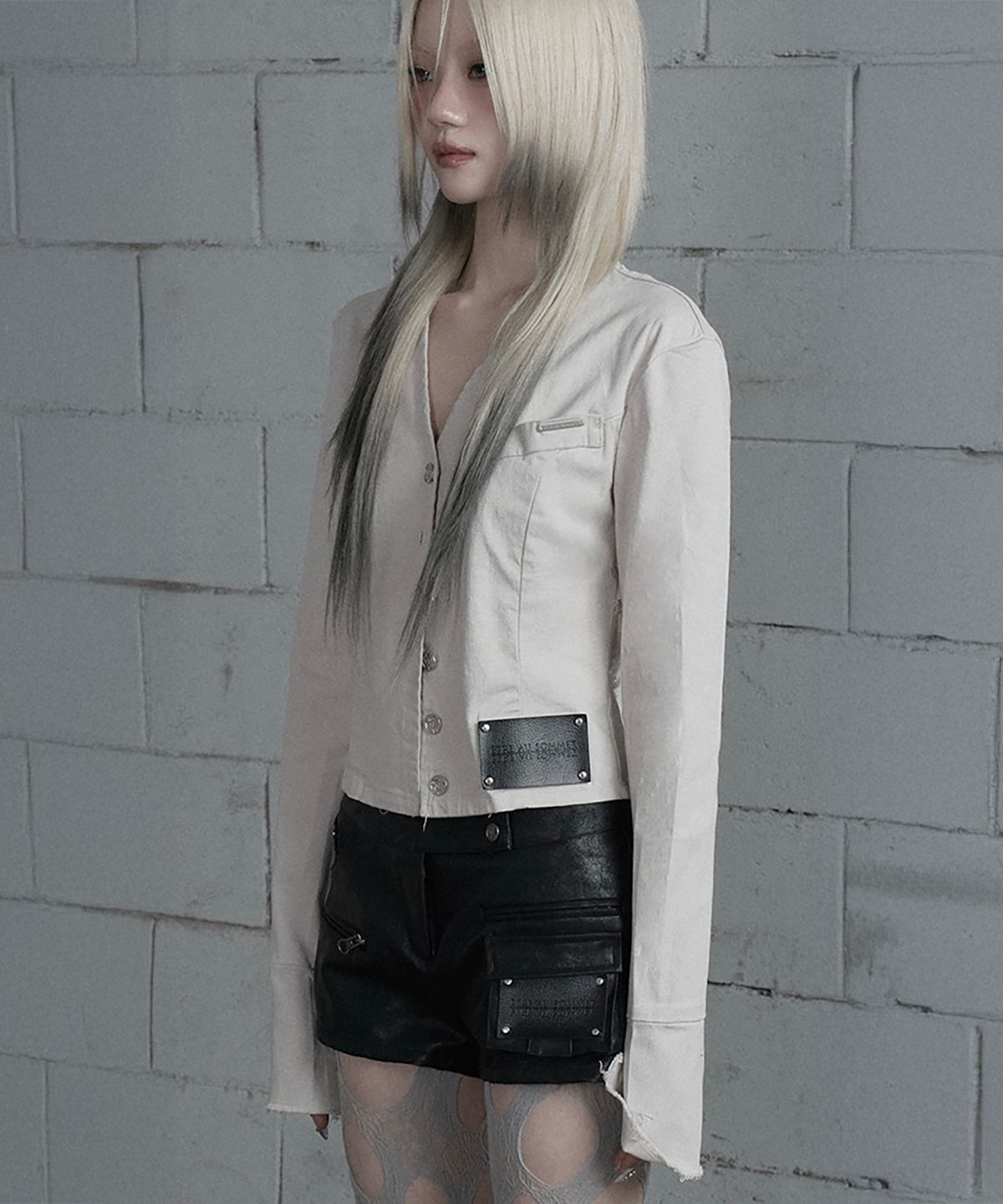 에트오소메(ETRE AU SOMMET) Back Diagonal Eyelet Collarless Crop Jacket (Beige)