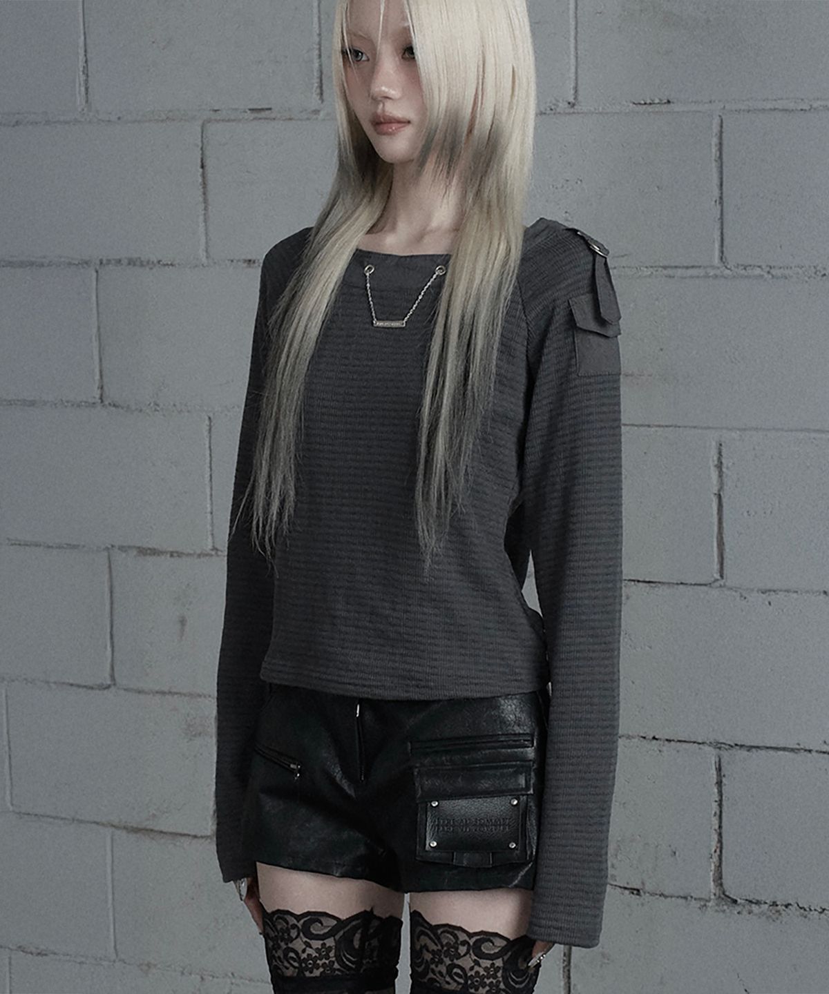 에트오소메(ETRE AU SOMMET) Chain Bijo Pocket Long Sleeve T-Shirt (Charcoal)