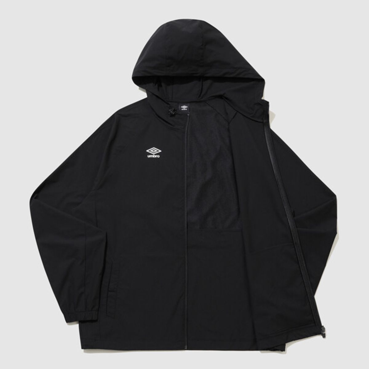 엄브로(UMBRO) 올라운드 경량 스트레치 후드형 바람막이 자켓 블랙 UR124SJK31