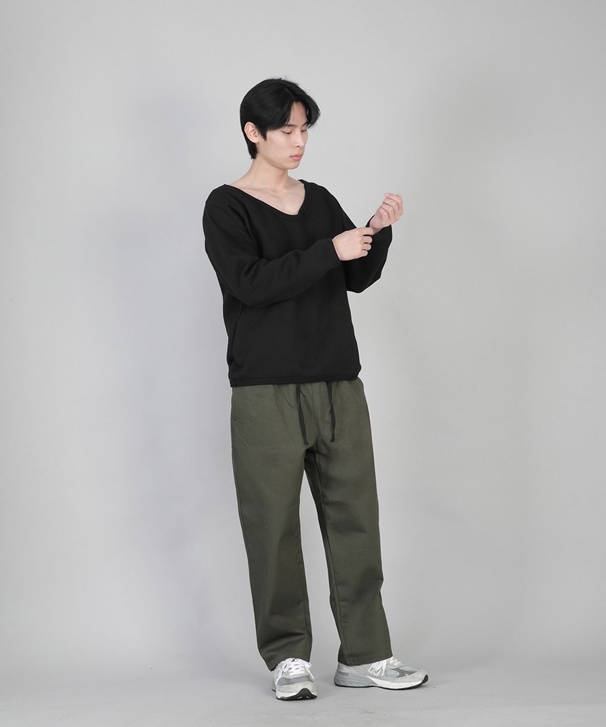 세인트크루(SAINTCREW) 기모 무지 BIG V넥 스웨트셔츠 BIGV-872 블랙