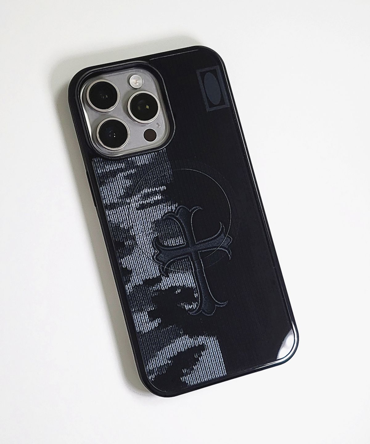 메모리즈바운더리(MEMORIESBOUNDARY) AETERNA Boundary Ritual Cross Knit Case Eternal Black (BK_Epoxy/MagSafe Glass)