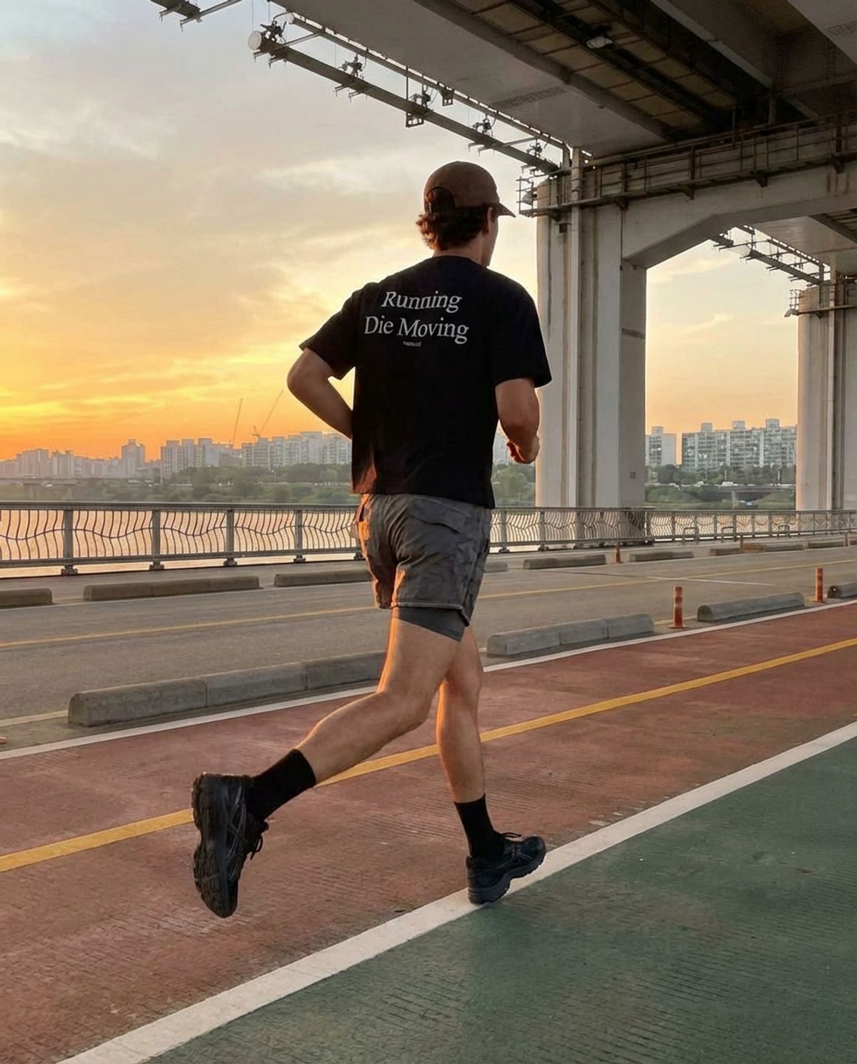 베르브리스(VERBLESS) 러닝 다이 무빙 크롭 반팔 티셔츠 (블랙)