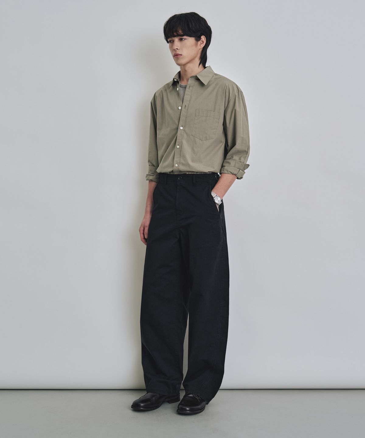 커스텀어클락(COSTUME O’CLOCK) 코튼 워시드 커브드 팬츠 블랙 COOSPT251BLACK