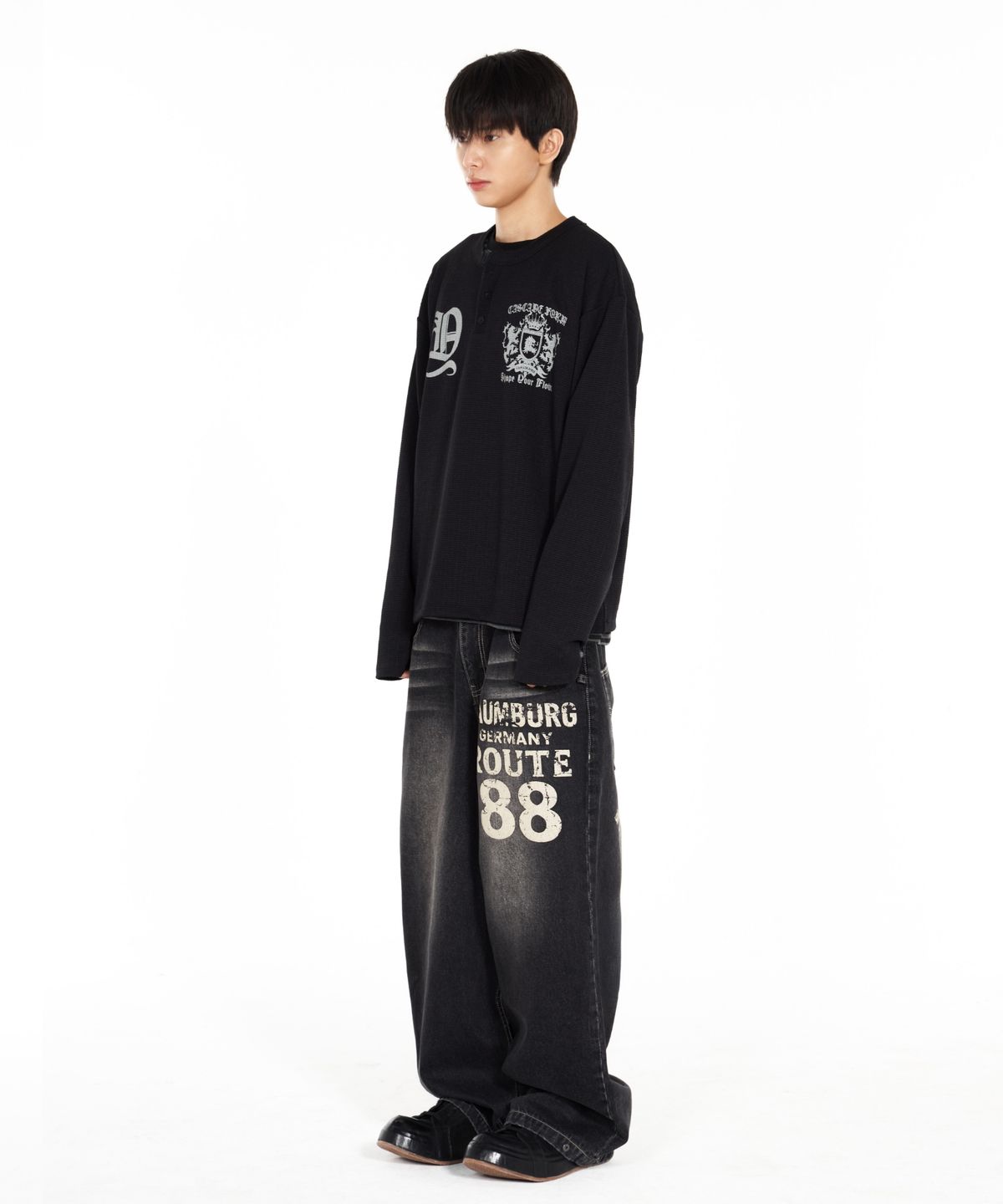 아이돈워너셀(IDWS) Shape Henley Neck Long Sleeve Black