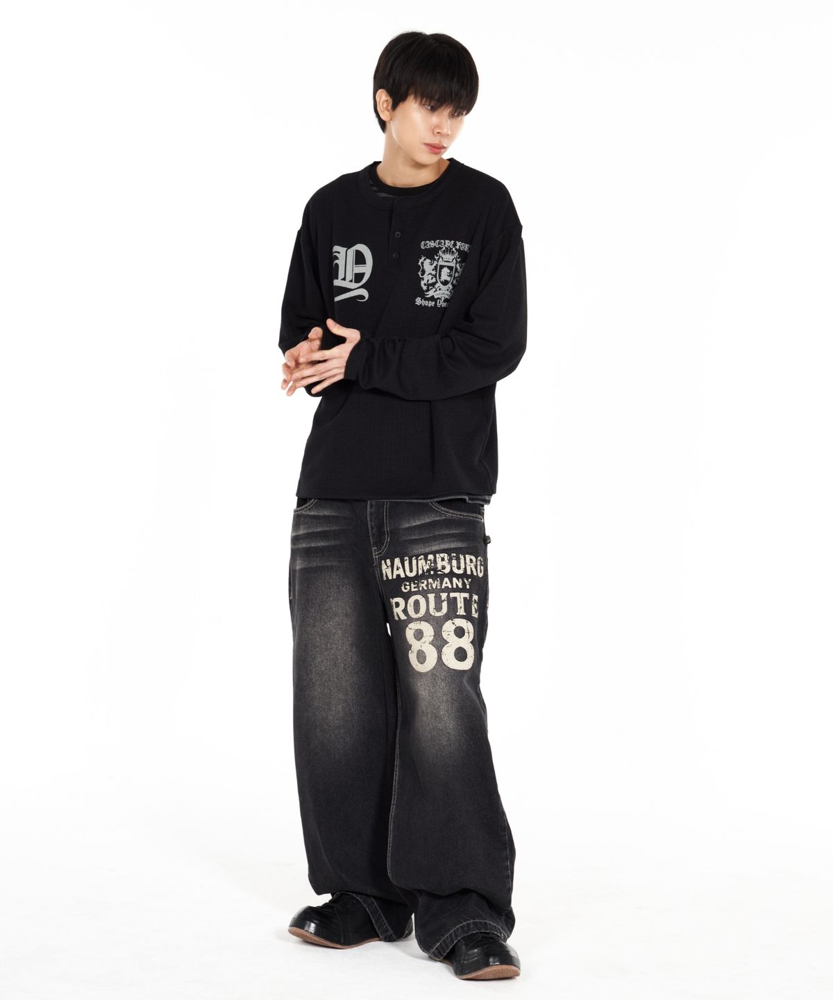 아이돈워너셀(IDWS) Shape Henley Neck Long Sleeve Black