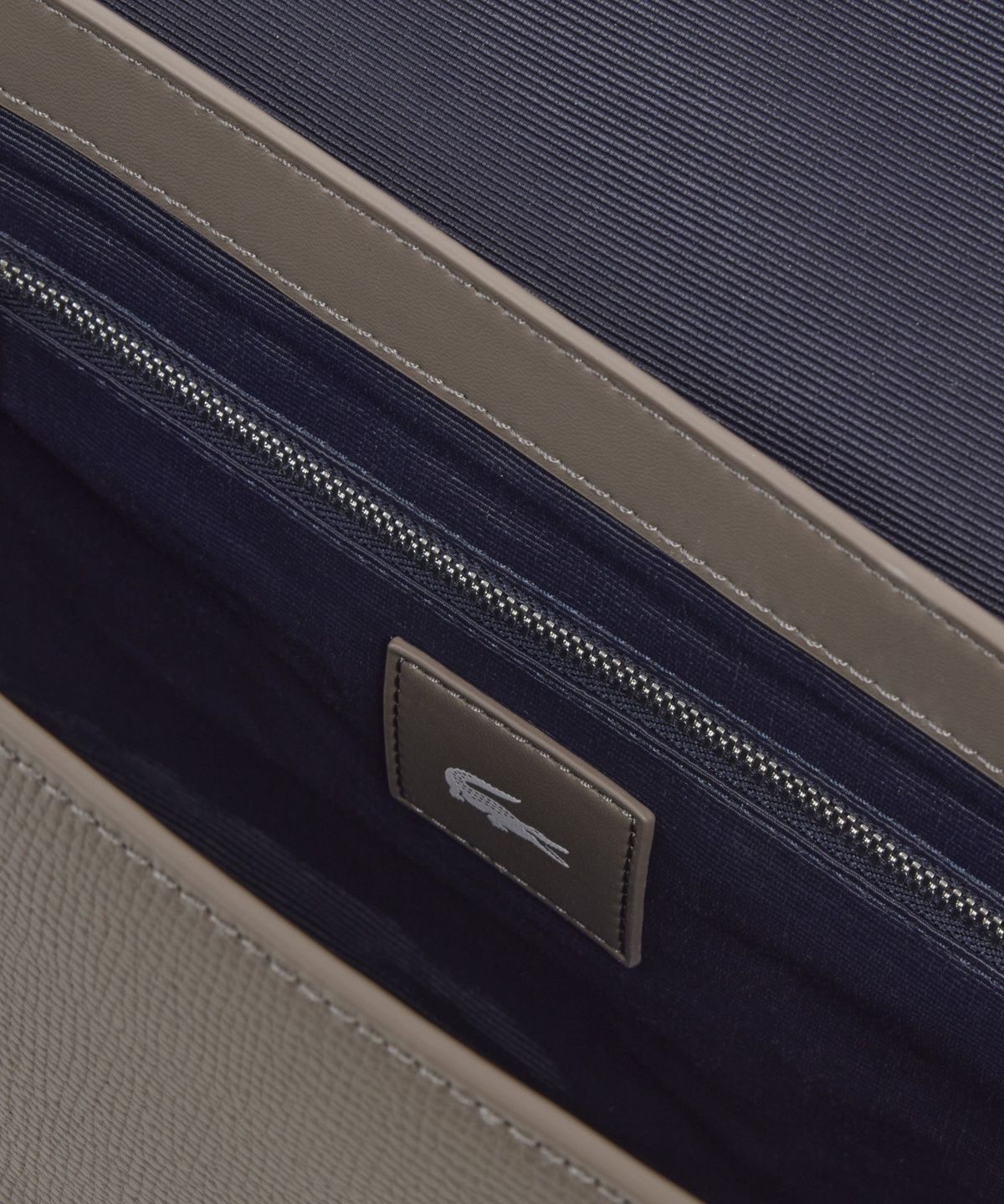 라코스테(LACOSTE) 남성 오시안 메신저백 NH5049O56G Q80