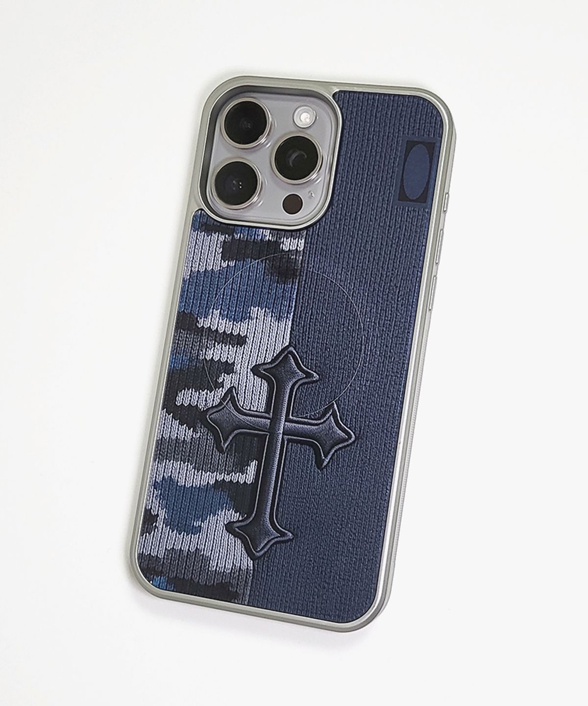 메모리즈바운더리(MEMORIESBOUNDARY) AETERNA Boundary Ritual Cross Knit Case Nocturnal Grey (SV_Epoxy/MagSafe Glass)