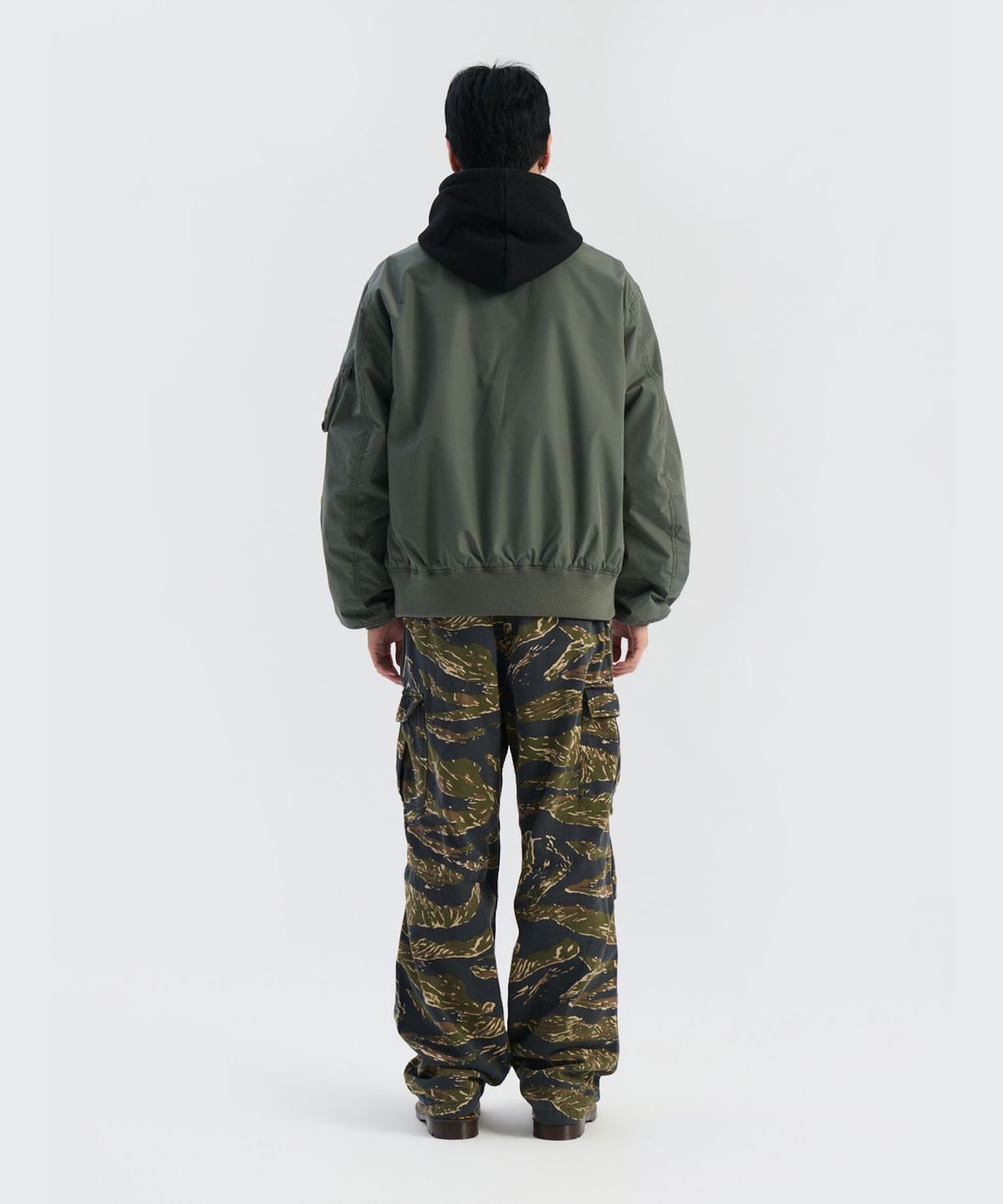 알파 인더스트리(ALPHA INDUSTRIES) CWU-36/P 릴랙스드 패치드 플라이트 자켓 필드 그레이