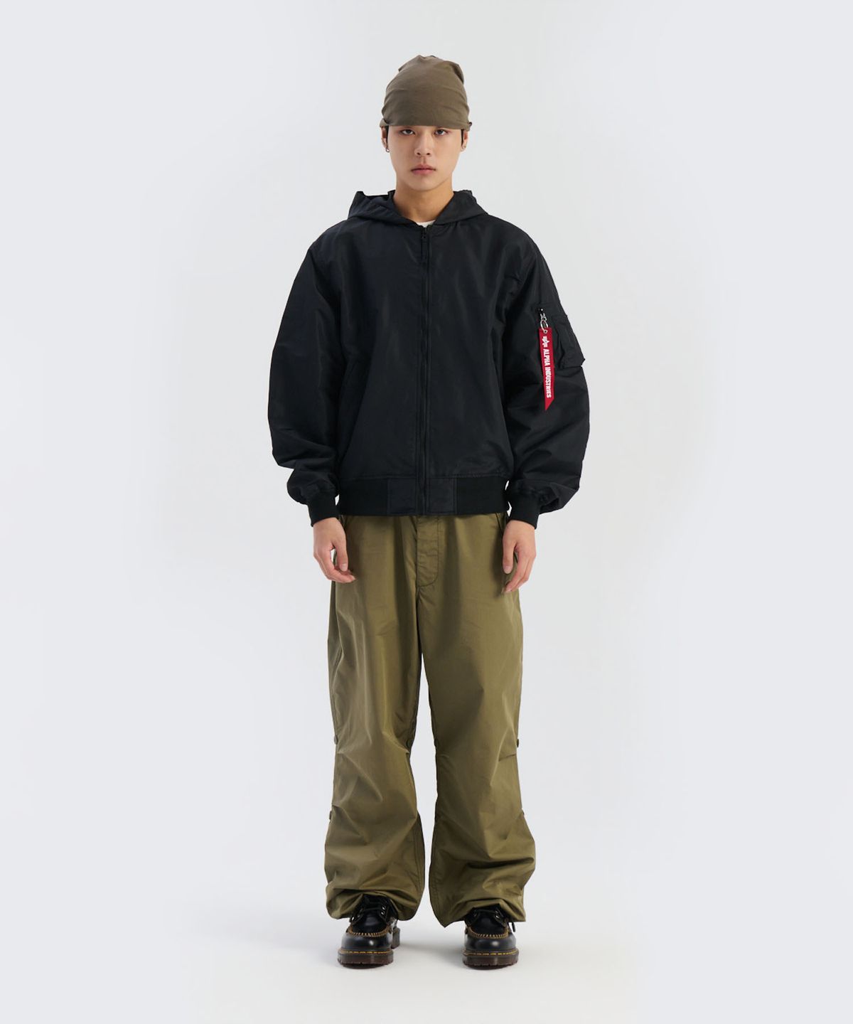 알파 인더스트리(ALPHA INDUSTRIES) L-2B 후디드 헌터 플라이트 자켓 블랙