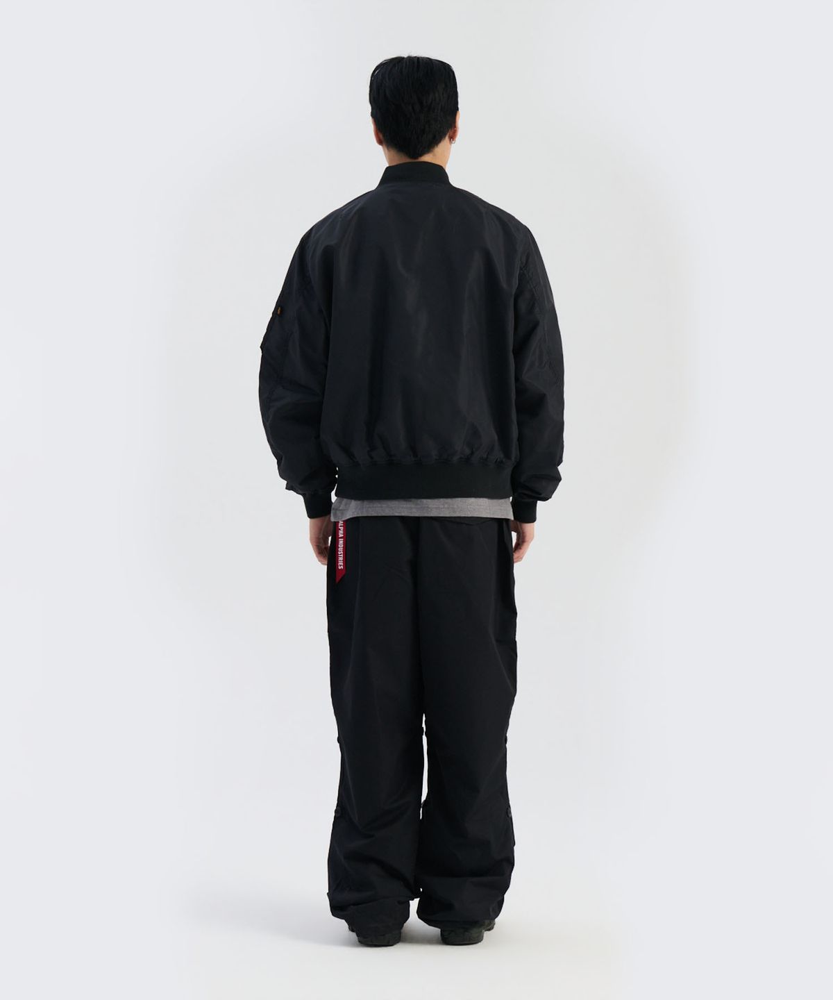 알파 인더스트리(ALPHA INDUSTRIES) L-2B 헌터 릴랙스드 플라이트 자켓 블랙