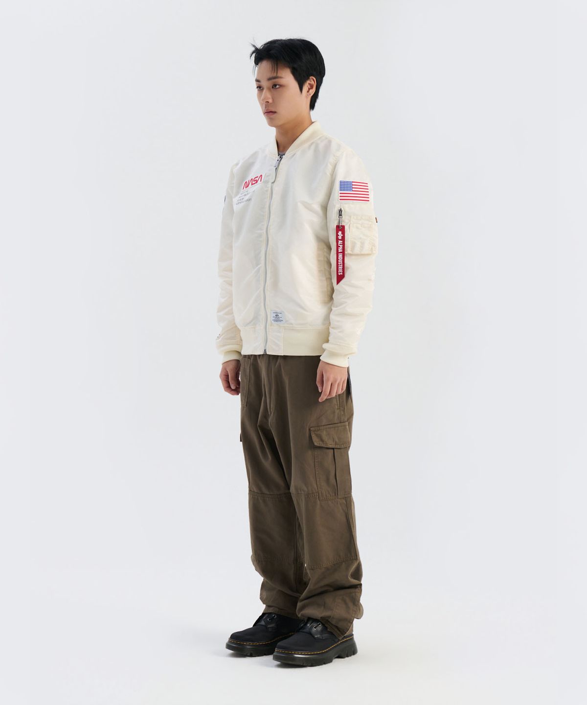 알파 인더스트리(ALPHA INDUSTRIES) L-2B 나사 젠 II 플라이트 자켓 오프화이트