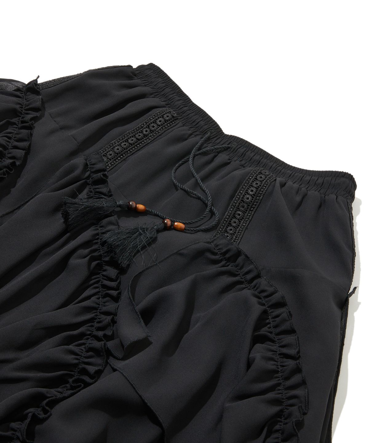 펜필드(PENFIELD) 보호 시크 사선 프릴 스커트 블랙_FS2WS90F