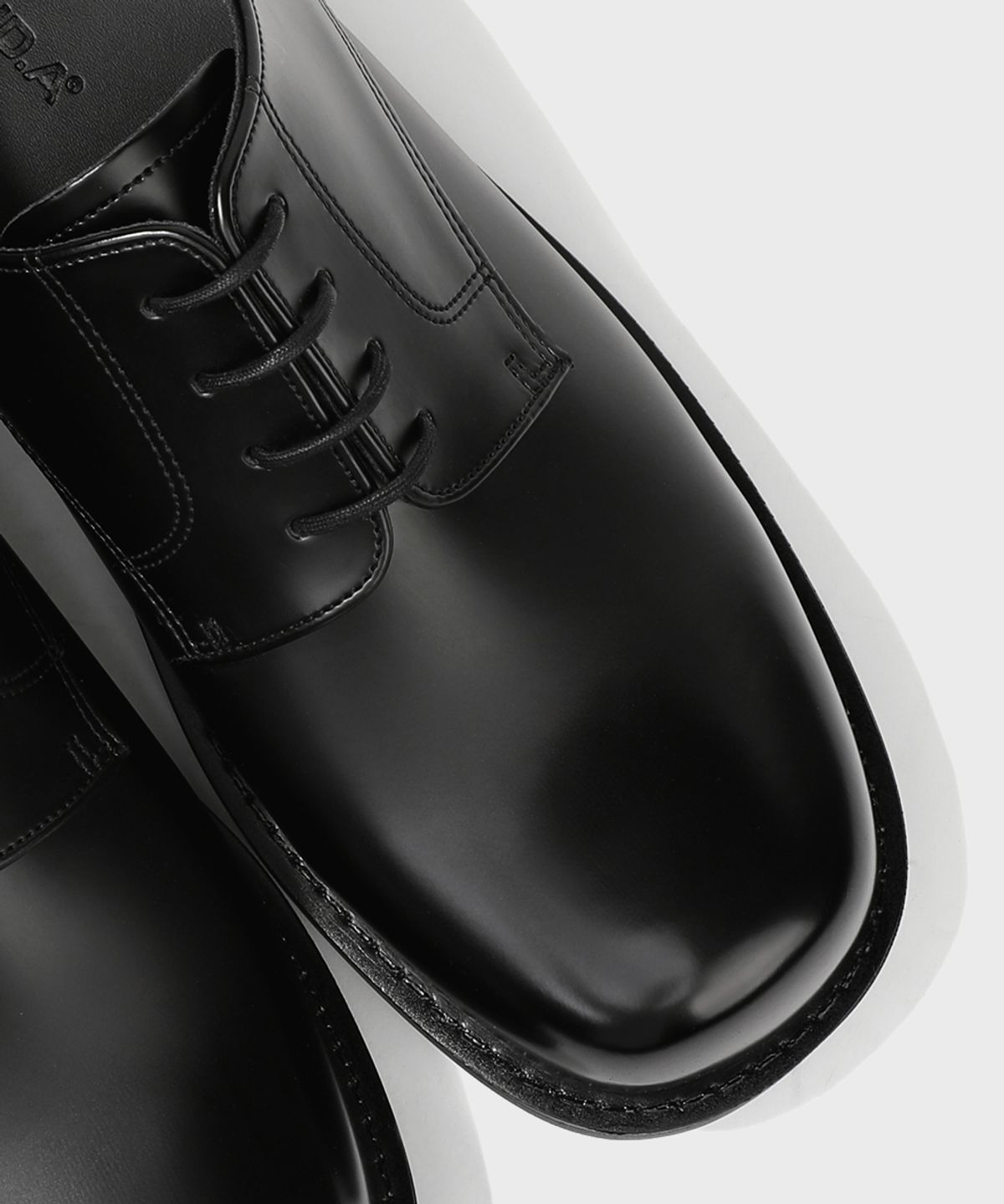 피렌체 아뜨리에(FIRENZE ATELIER) [SECOND.A Light] 볼드쉐입 미니멀 더비 SL31 [SHINE BLACK]