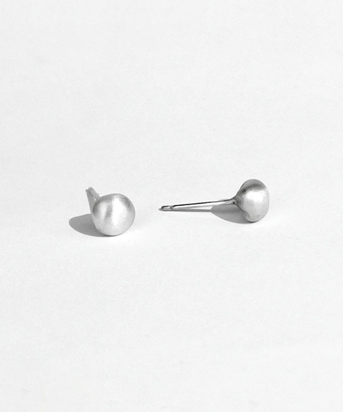 시에가하우스(SIEGA HOUSE) LIKE PEARL EARRINGS