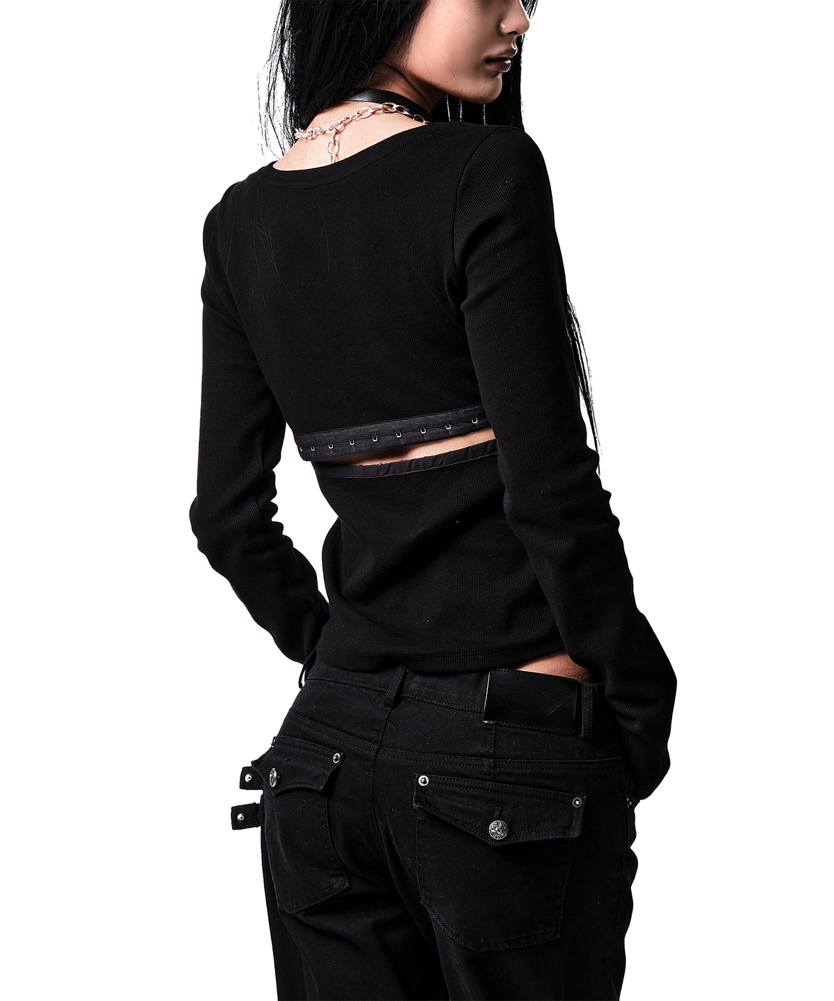 이양(EYANG) CROSS HOOK CUT-OUT CARDIGAN BLACK