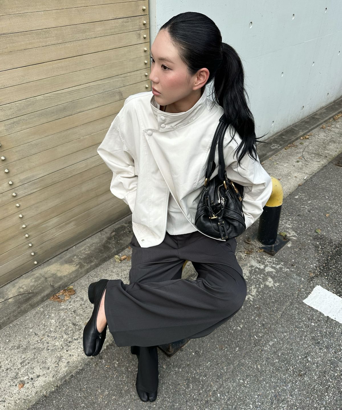 런던다다(LONDONDADA) Curved Over Pintuck Slacks, CHARCOAL