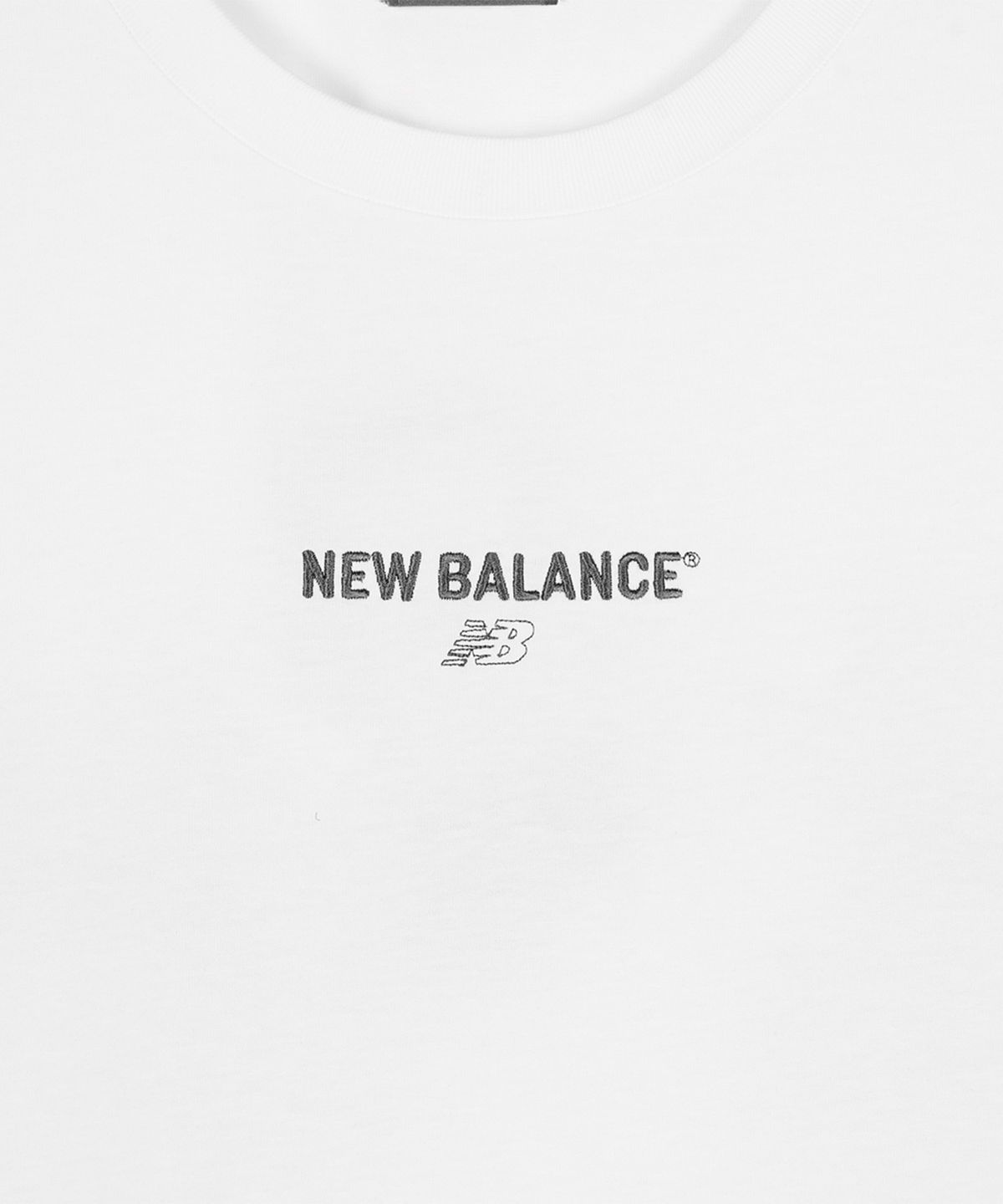 뉴발란스(NEW BALANCE) NBNEG21403 / UNI 에센셜 센터로고 반팔티 (WHITE)