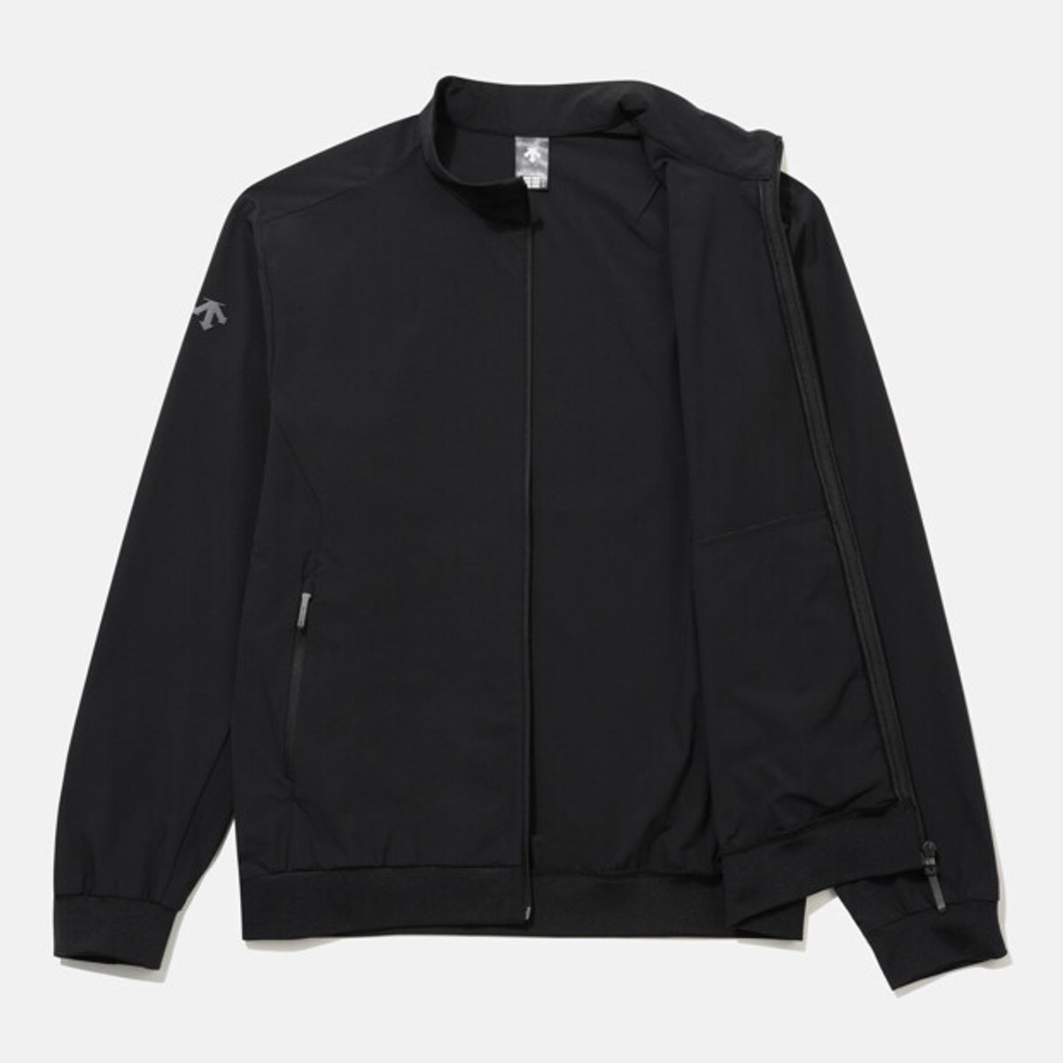 데상트(DESCENTE) 듀얼리스 스탠드넥 바람막이 블랙 SR121DWB22