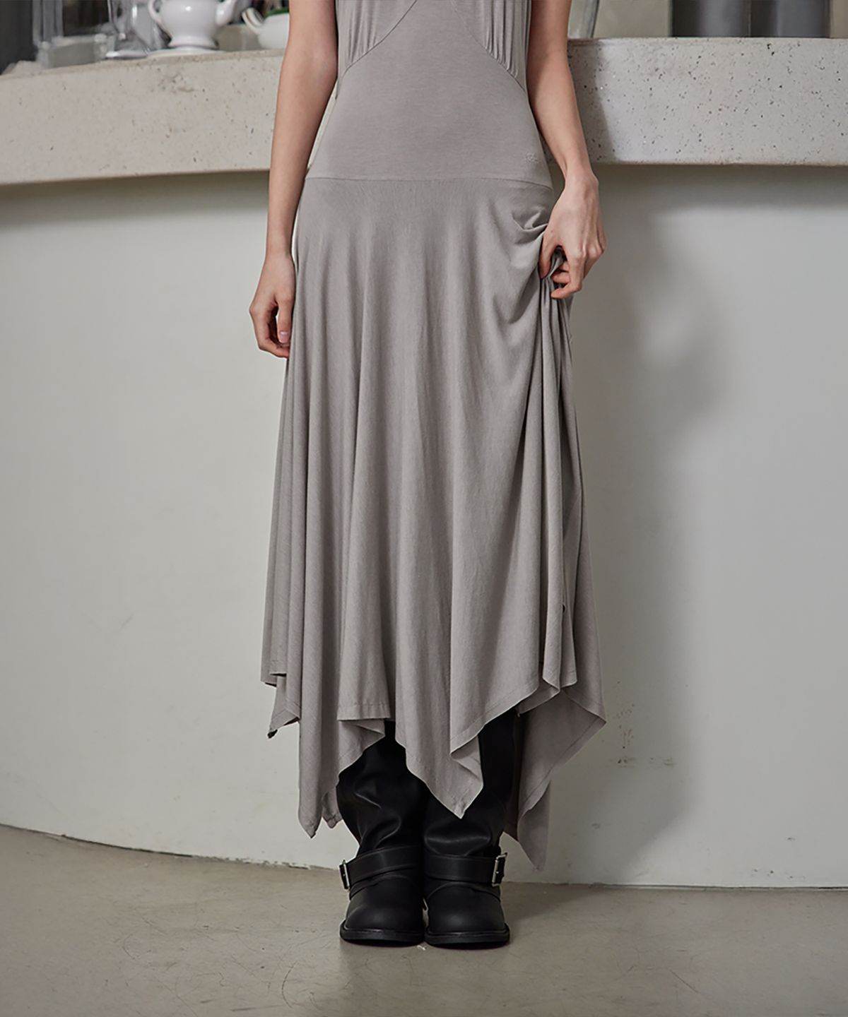 런던다다(LONDONDADA) Halter Unbalanced Draped Dress, G.BEIGE
