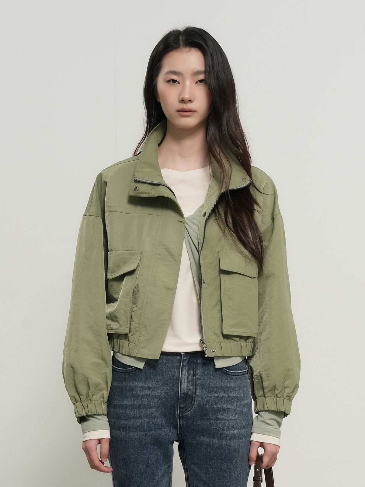 제너럴아이디어(GENERALIDEA) 빅포켓 세미 크롭 자켓 [KHAKI] / GF1LJP509