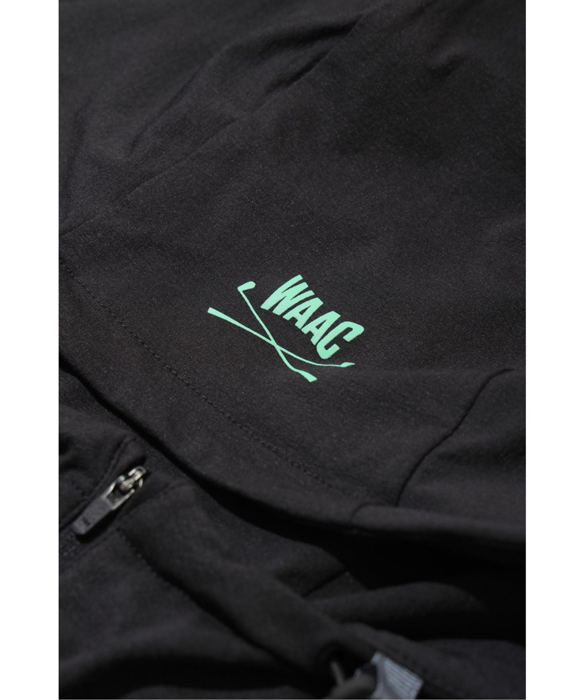 왁(WAAC) [WAAC X JONES] Men’s Lightweight Hooded Pullover WMTBS26170GYD