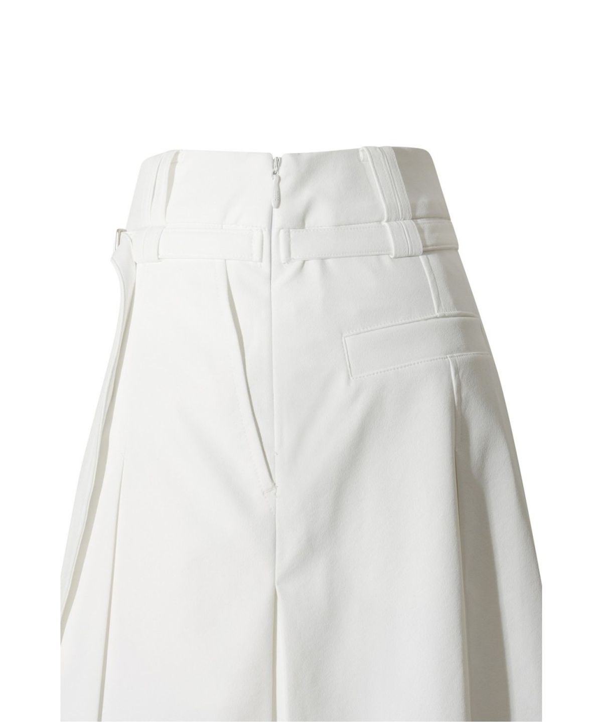 왁(WAAC) Big pleats half pants WWPNS26103IVX
