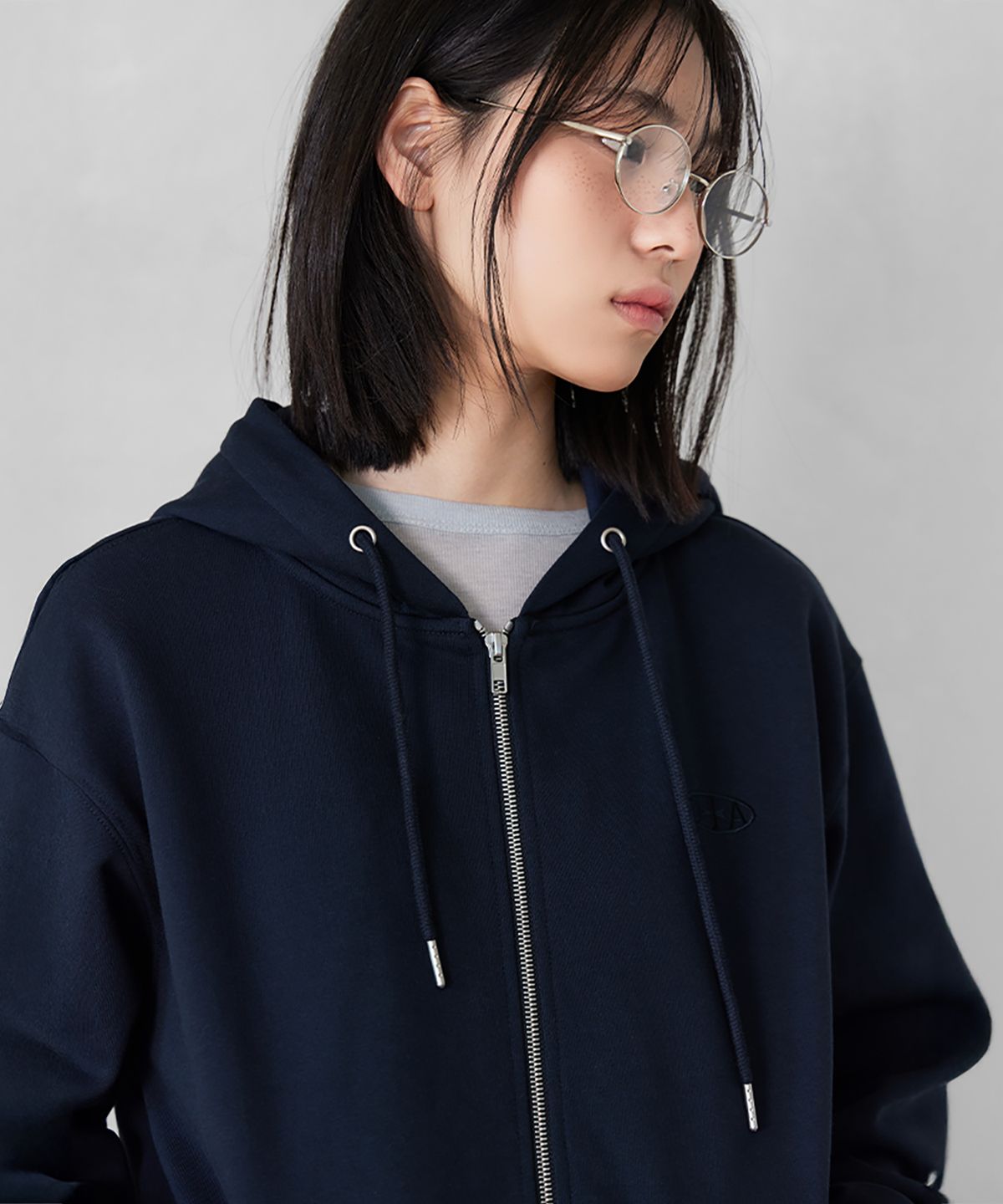 런던다다(LONDONDADA) Logo Patched Hoodie Zip-Up, NAVY