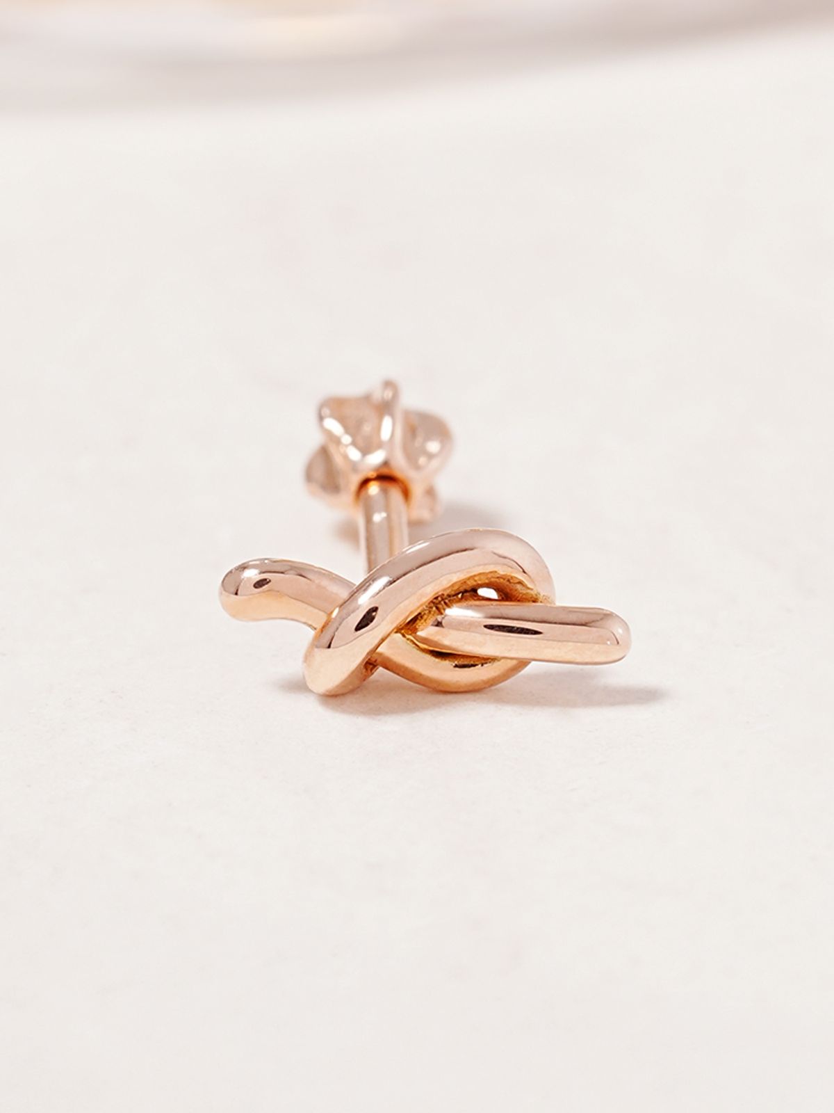 미니멀피어싱(MINIMALPIERCING) 14K 18K 심플 매듭 포인트 피어싱