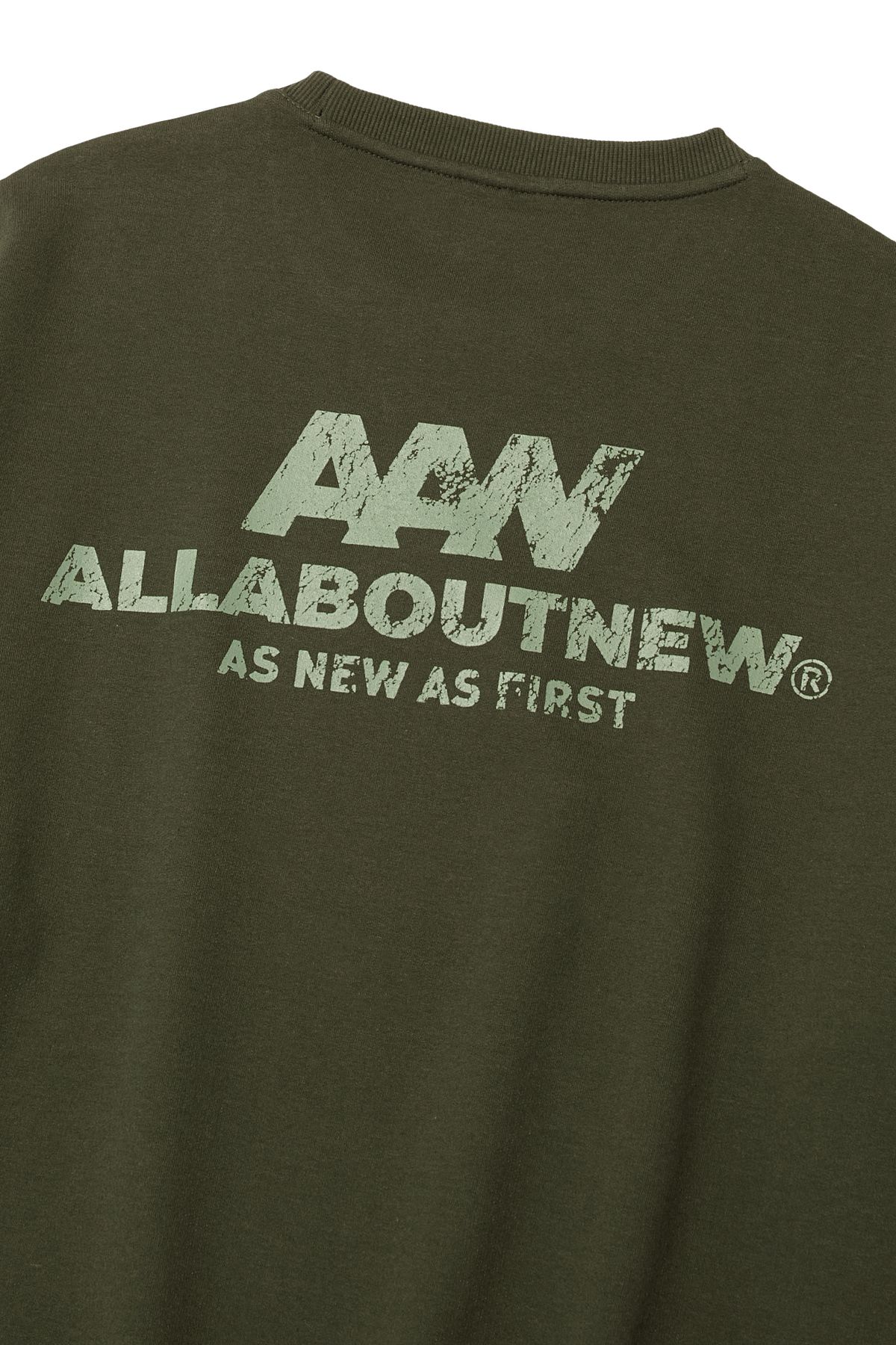 올어바웃뉴(ALL ABOUT NEW) 로고 크랙 맨투맨 브라운 ANA1TM32ABR