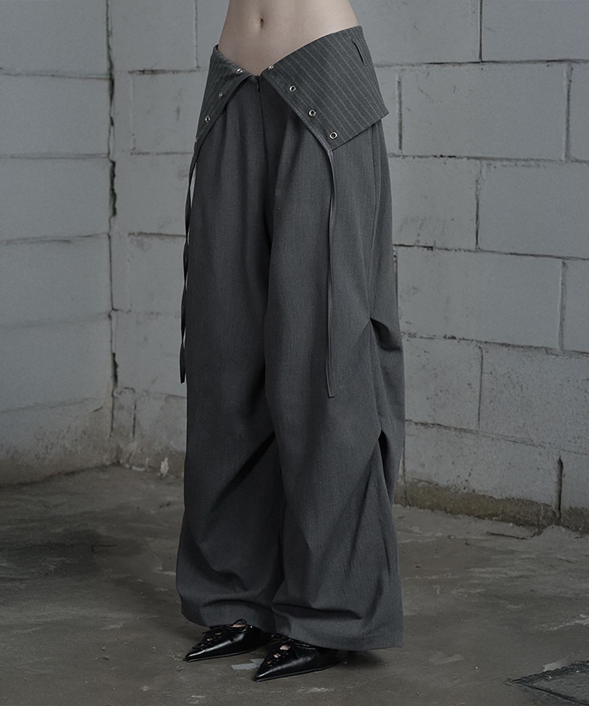 에트오소메(ETRE AU SOMMET) Panel Line Shirring Wide Slacks (Gray)
