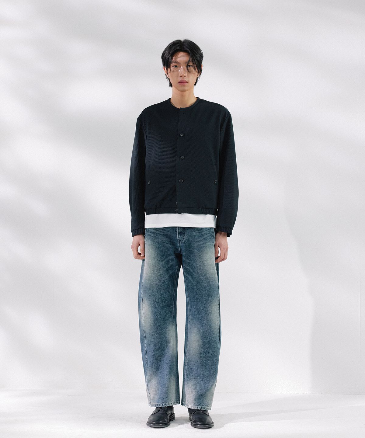 넌블랭크(NONBLANK) 라운드 넥 시어서커 엠보싱 점퍼_DARK NAVY