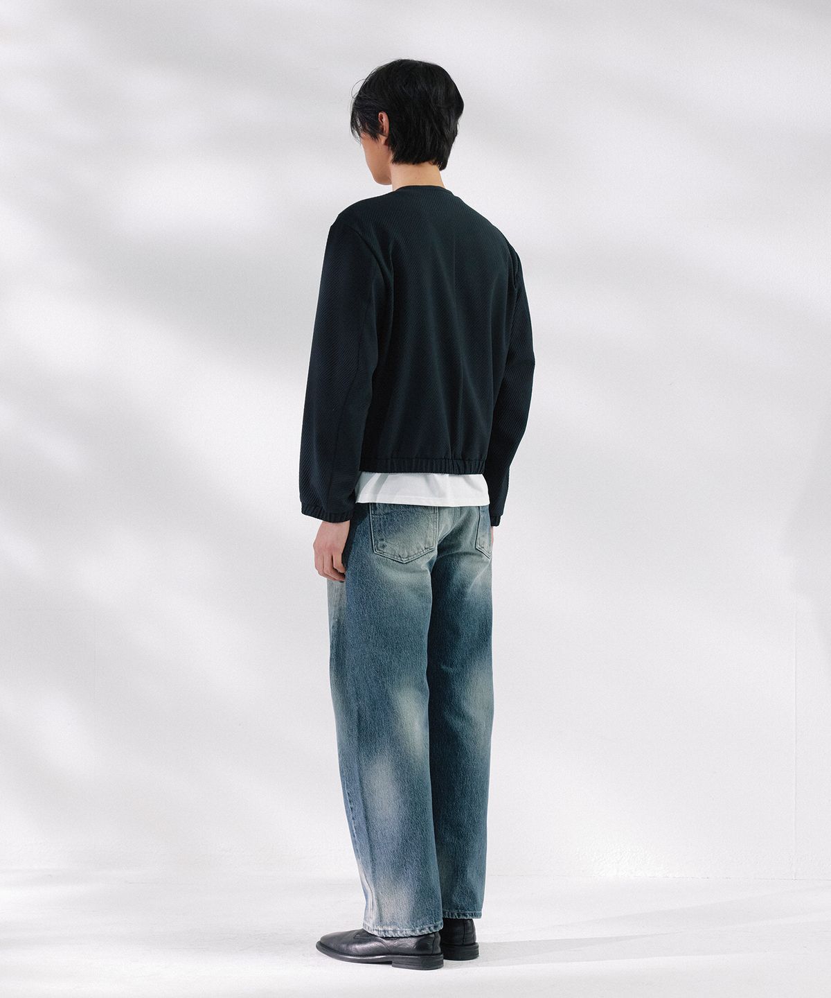 넌블랭크(NONBLANK) 라운드 넥 시어서커 엠보싱 점퍼_DARK NAVY