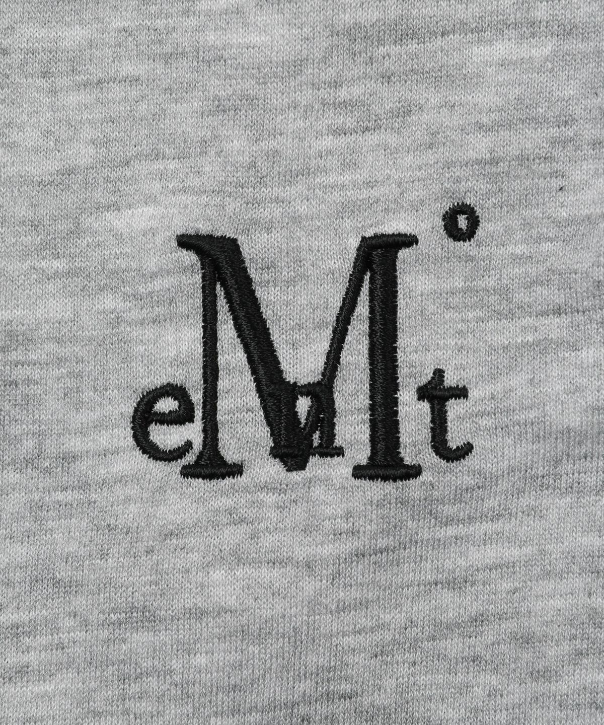 무센트(MUCENT) 마노 백 크로스 레더 패치 슬리브리스 나시 (2컬러)