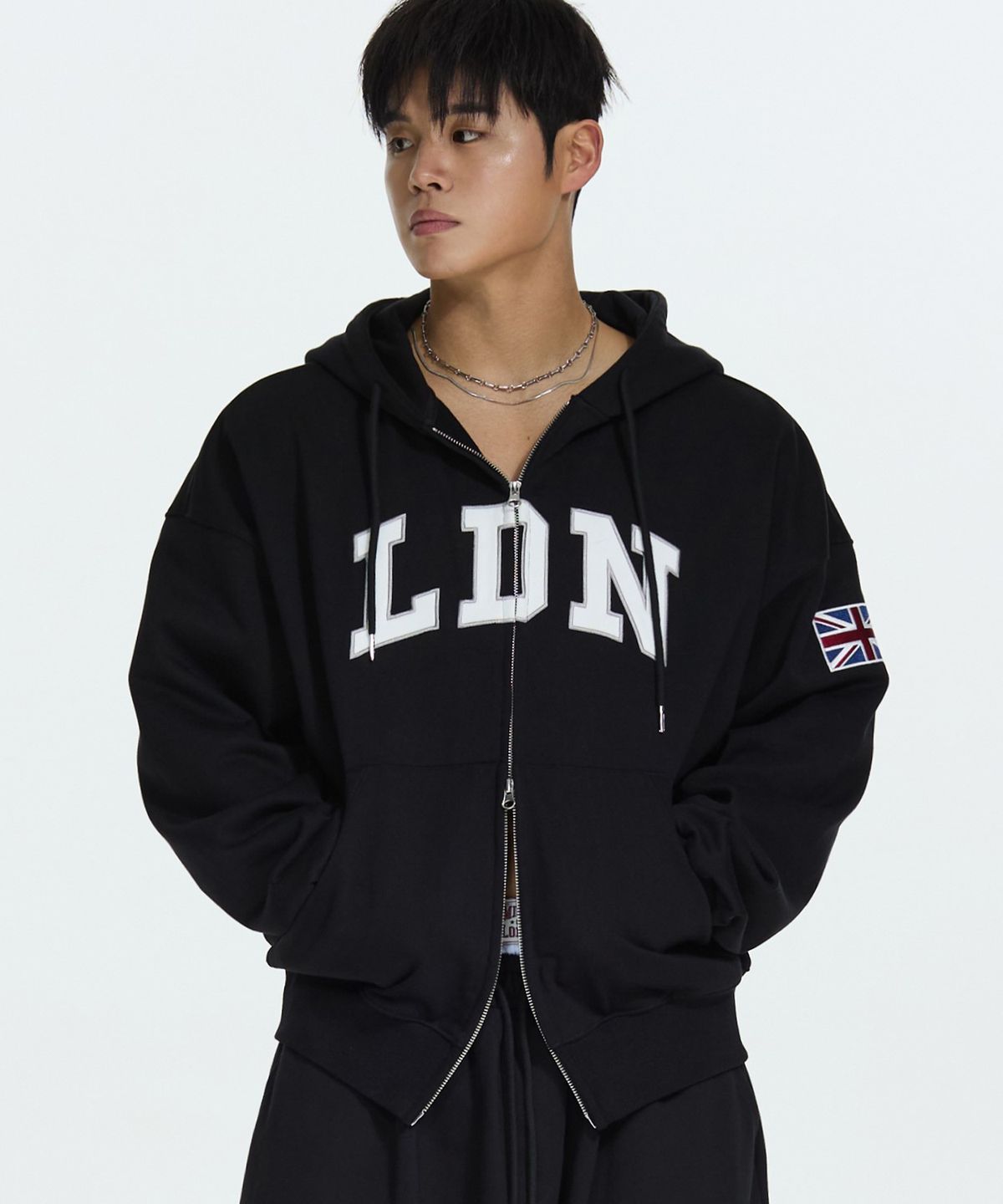 미치코런던 스포츠(MICHIKO LONDON SPORTS) LDN 벌키 후드 집업 블랙