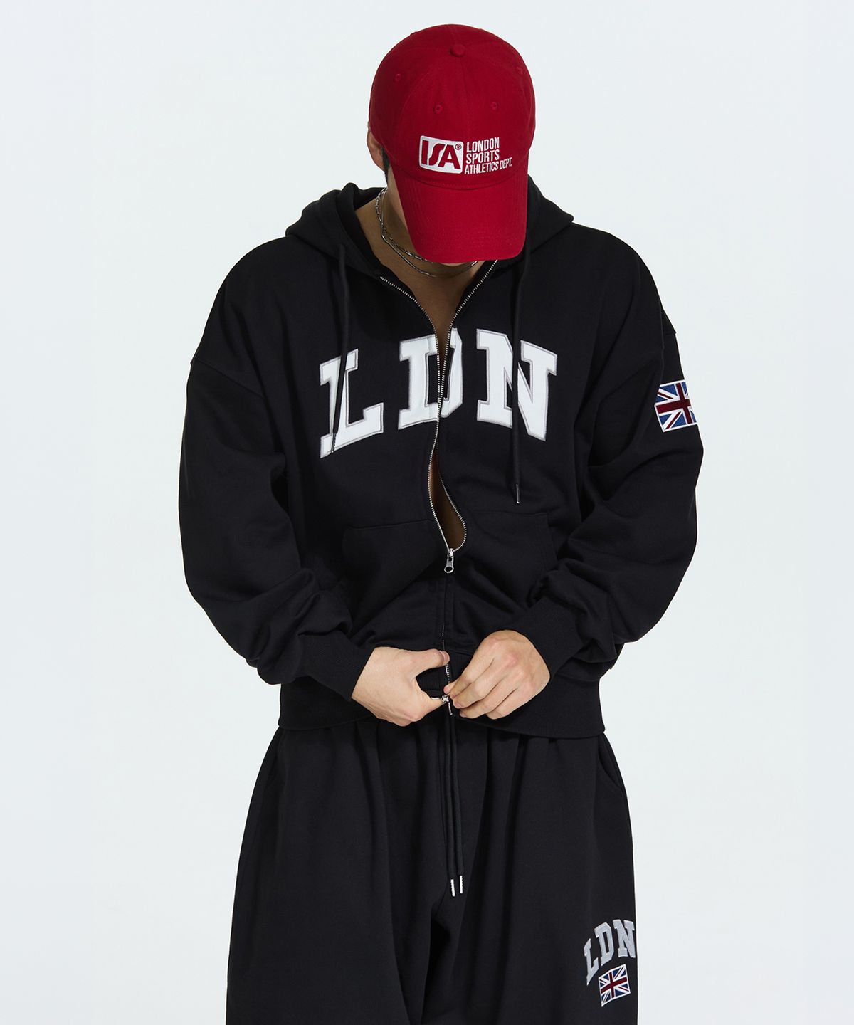 미치코런던 스포츠(MICHIKO LONDON SPORTS) LDN 벌키 후드 집업 블랙