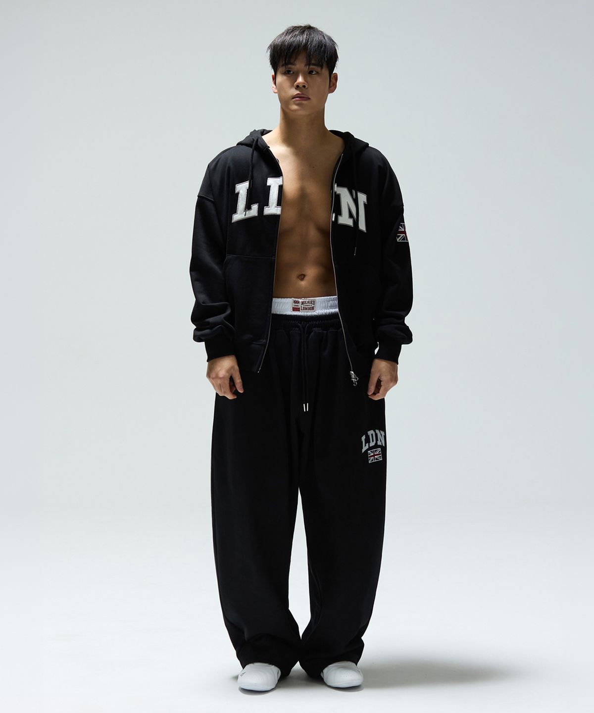 미치코런던 스포츠(MICHIKO LONDON SPORTS) LDN 벌키 후드 집업 블랙