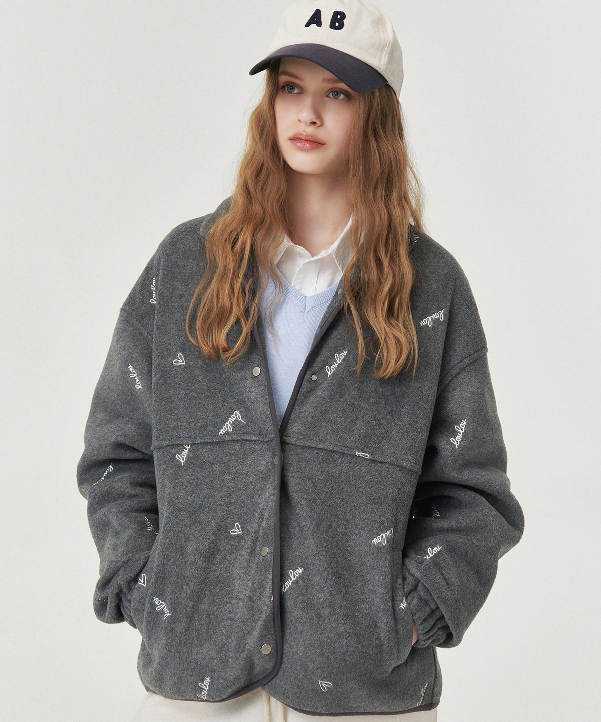 로브로브(LOVLOV) COZY LOV EMBROIDERED FLEECE