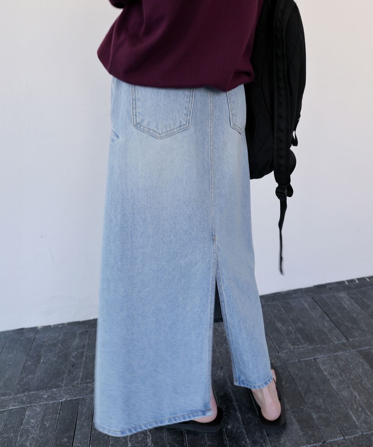 르바(LEVAR) Trigger Pleated Denim Long Skirt - Light Blue