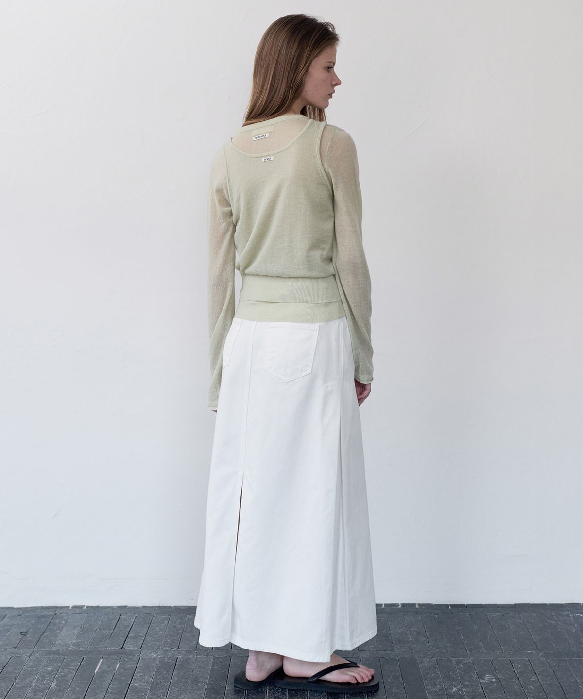 르바(LEVAR) Trigger Pleated Denim Long Skirt - Off White