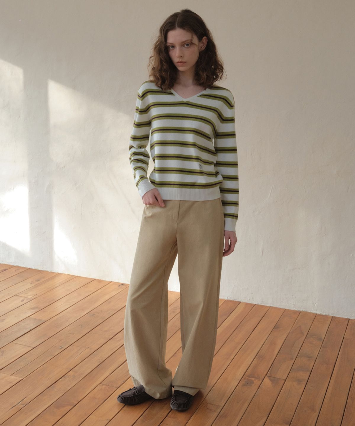 아우어노스텔지아(OURNOSTALGIA) Lento Multi Stripe V-Neck Knit_Ivory(OC26KN10)
