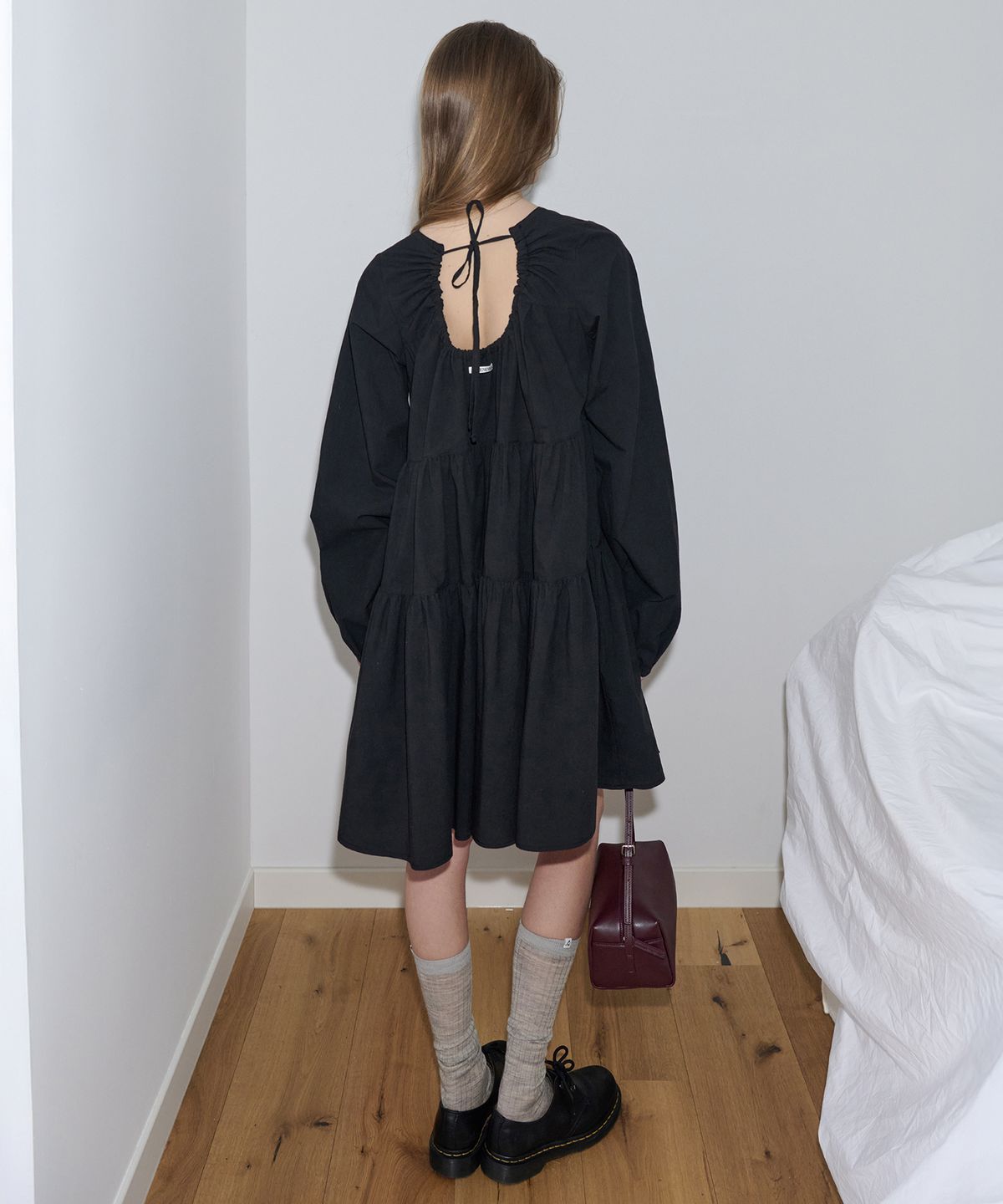 르바(LEVAR) Tiered Volume Dress - Black