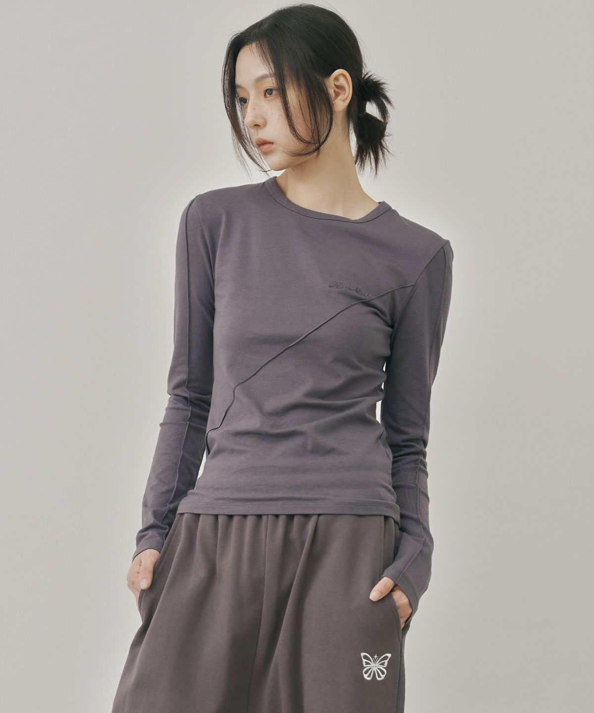 닉앤니콜(NICK&NICOLE) DIAGONAL LONG SLEEVE TOP_CHARCOAL