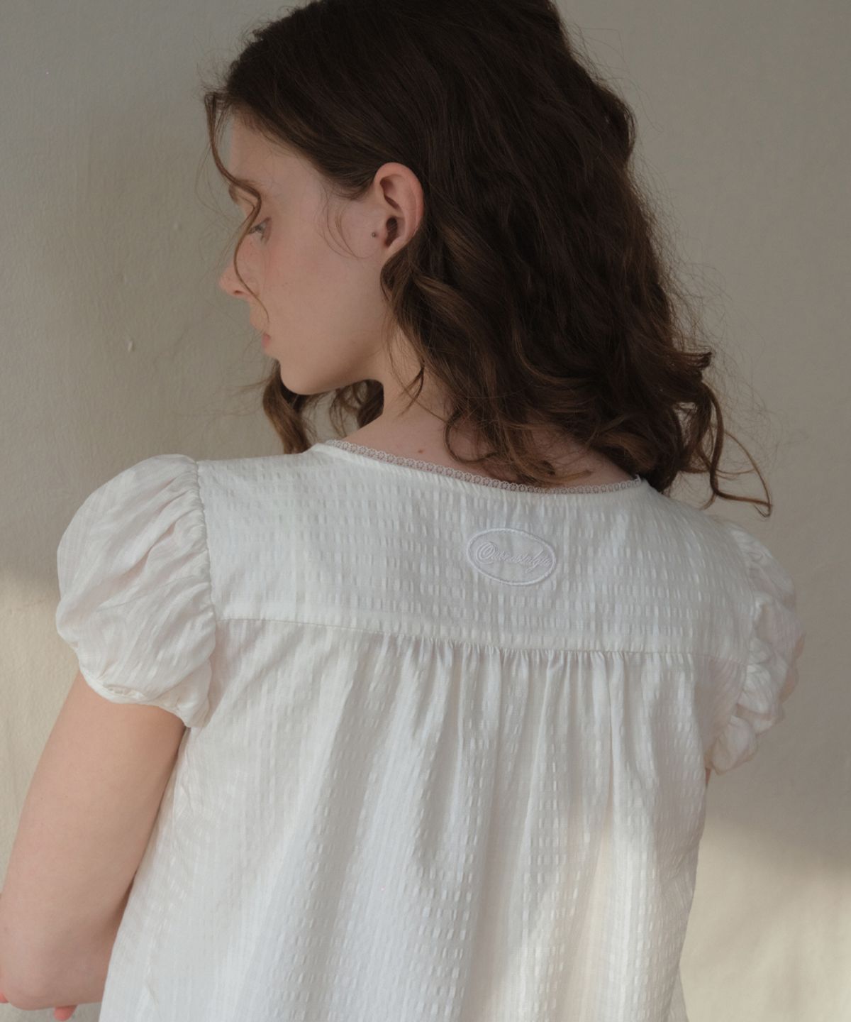 아우어노스텔지아(OURNOSTALGIA) Fina Check Shirring Blouse_White(O26BL01)