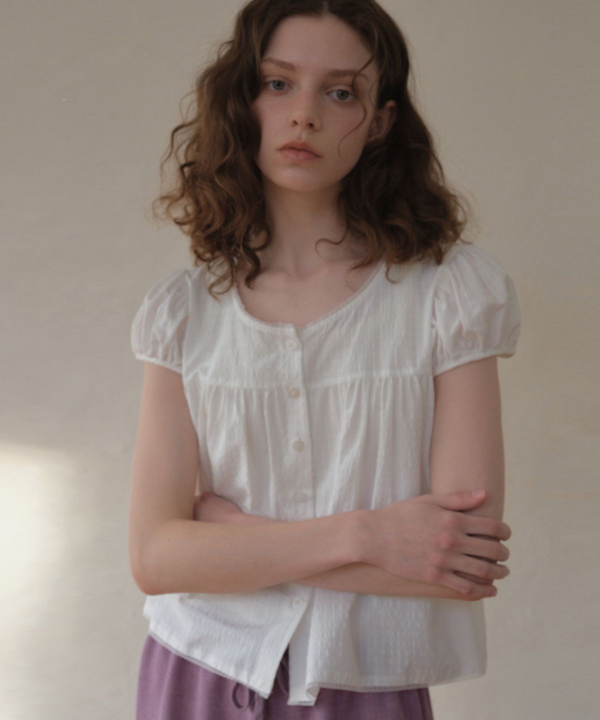 아우어노스텔지아(OURNOSTALGIA) Fina Check Shirring Blouse_White(O26BL01)