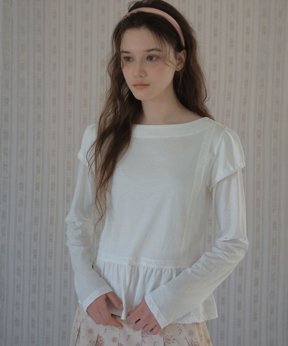 아우어노스텔지아(OURNOSTALGIA) Lace Double Layered Shirring T-Shirt_White(O26TP02)