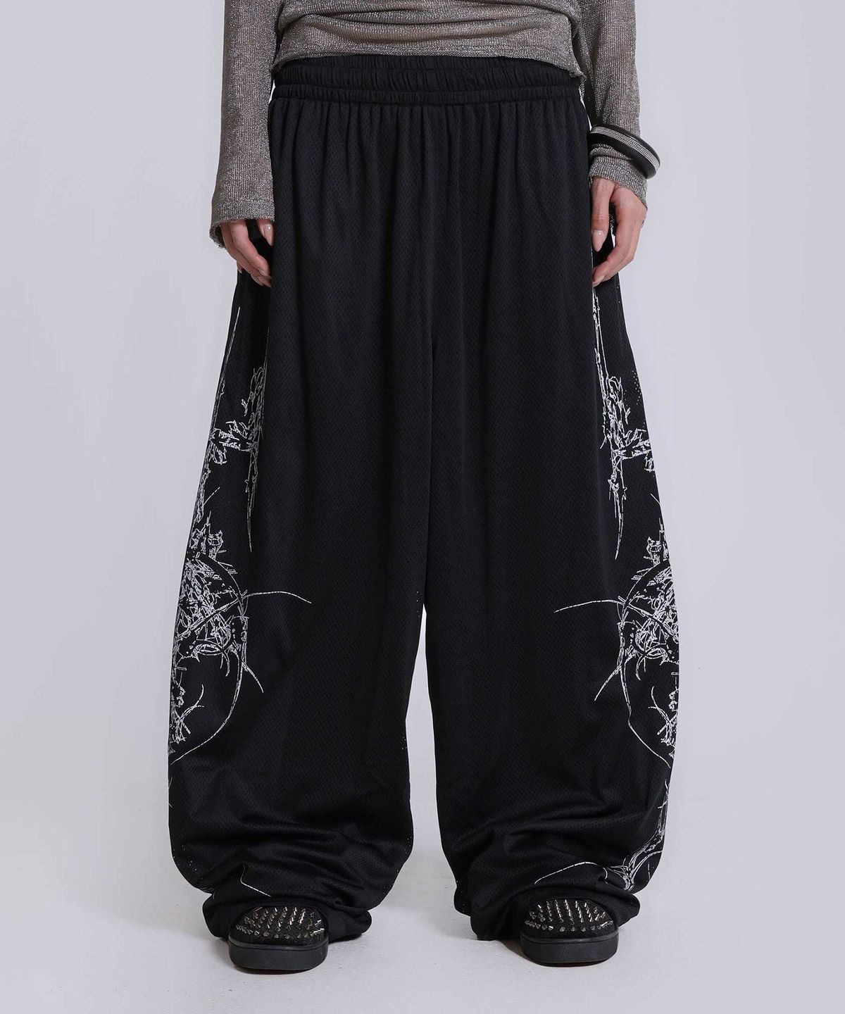 제이디드 런던(JADED LONDON) (U) 엠브로이더드 몬스터 에어텍스 베이퍼 블랙 0P4QU3 EMBROIDERED MONSTER AIRTEX VAPOUR BLACK