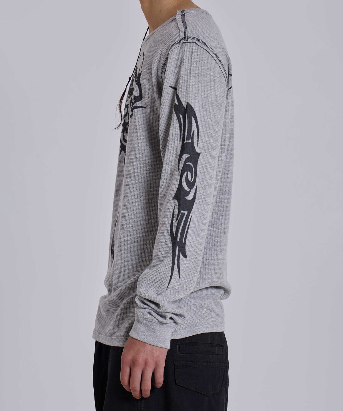 제이디드 런던(JADED LONDON) (U) 그레이 롱라인 와플 타투 탑 GREY LONGLINE WAFFLE TATTOO TOP