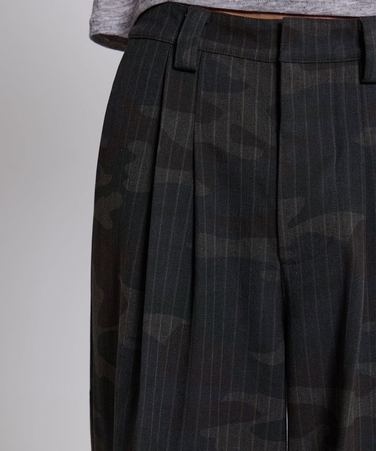 제이디드 런던(JADED LONDON) (M) 카모 핀스트라이프 골리앗 트라우저 멀티 CAMO PINSTRIPE GOLIATH TROUSER MULTI